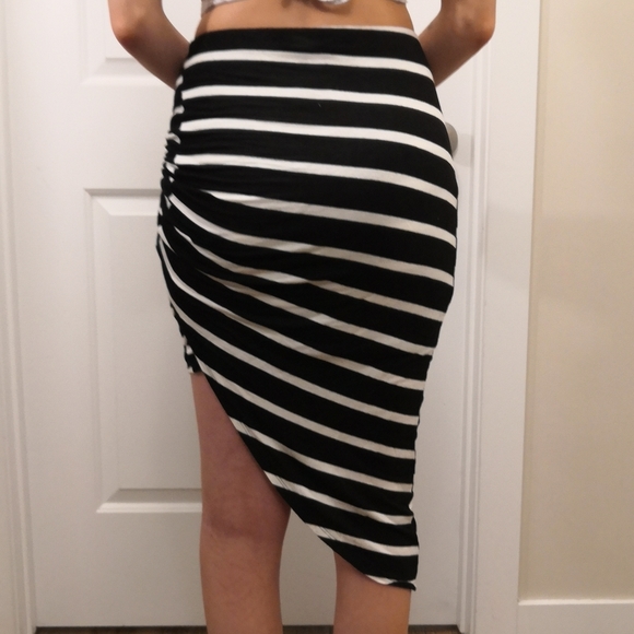 Asymmetrical Skirt - Picture 2 of 5